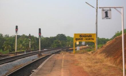 ಚಲಿಸುತ್ತಿದ್ದ ರೈಲಿಗೆ ತಲೆಕೊಟ್ಟು ಯುವಕ