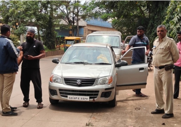 ಗೋವಾ- ಬೆಳಗಾವಿ ಹದಗೆಟ್ಟ ರಸ್ತೆ ಹಾಗೂ ಪೊಲೀಸ್ ಅಧಿಕಾರಿಗಳ ನಿರಂತರ ತಪಾಸಣೆ