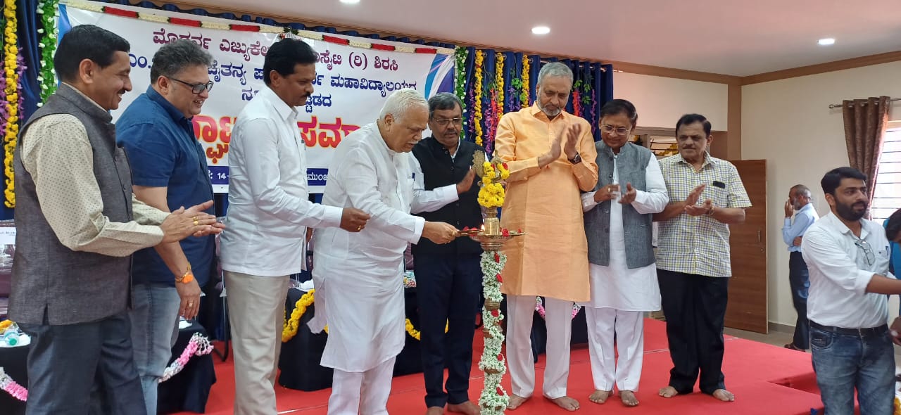 ದೇಶಾಪಂಡೆ ಅವರು  ಕಾಗೇರಿ ಅವರ ಭಾಷಣ ಶೈಲಿ ಬದಲಾಗಿದೆ ಅಂದಿದ್ದು ಯಾಕೆ?