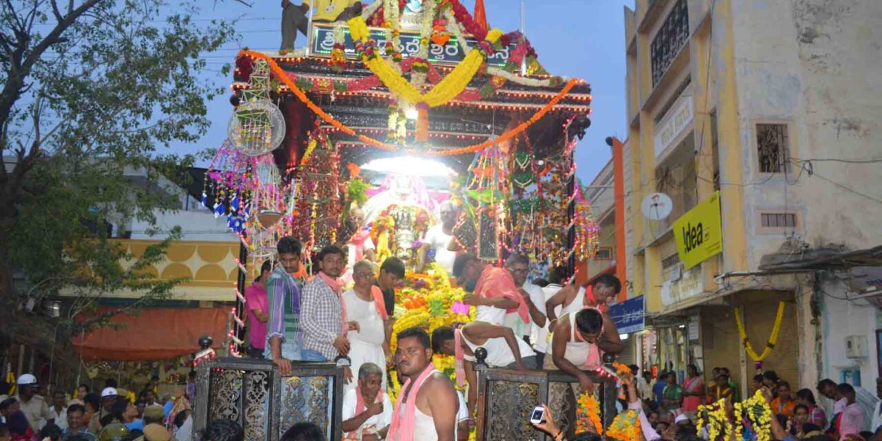 ಬನಹಟ್ಟಿ ಕಾಡಸಿದ್ಧೇಶ್ವರ ರಥಕ್ಕೆ ೧೫೫ ವರ್ಷದ ಇತಿಹಾಸ …!