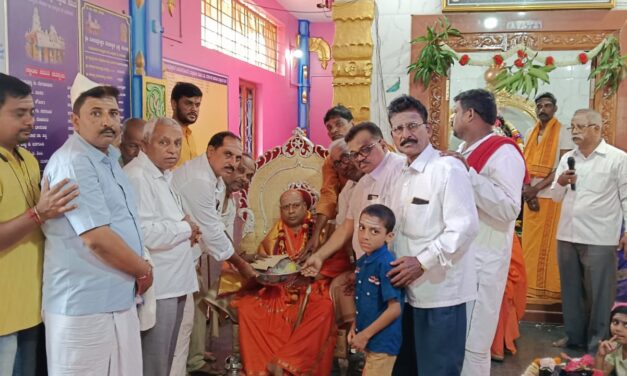 ಅಳ್ನಾವರದಲ್ಲಿ ಶ್ರೀಶೈಲ ಜಗದ್ಗುರುಗಳಿಗೆ ಭಕ್ತಿಪೂರ್ವಕ ಸ್ವಾಗತ