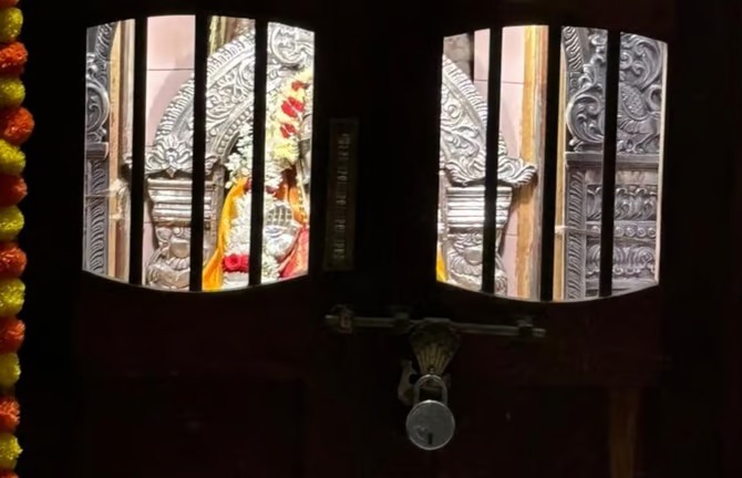 ನವರಾತ್ರಿ ಉತ್ಸವಕ್ಕೆ ವಿಘ್ನ ತಂದ ಎರಡು ಗುಂಪುಗಳ ಘರ್ಷಣೆ, ದೇವಸ್ಥಾನದ ಬಾಗಿಲಿಗೆ ಬೀಗ..?