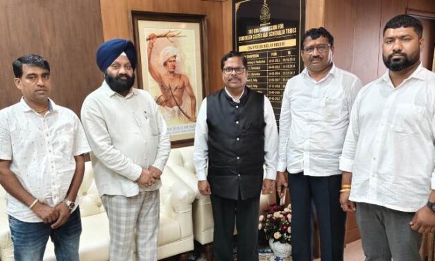 ಡಿಎಸಿಸಿ ನಿಯೋಗ ಪರಿಶಿಷ್ಟ ಪಂಗಡಗಳ ಆಯೋಗದ ಅಧ್ಯಕ್ಷರೊಂದಿಗೆ ಚರ್ಚೆ