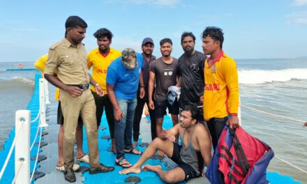 ಮುರುಡೇಶ್ವರದಲ್ಲಿ ಸಮುದ್ರದಲ್ಲಿ ಮುಳುಗುತ್ತಿದ್ದ ಪ್ರವಾಸಿಗನ ರಕ್ಷಣೆ