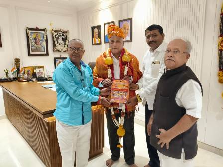 ಸಚಿವ ವಿ. ಸೋಮಣ್ಣ ರವರಿಗೆ ರಾಜ್ಯೋತ್ಸವ ಕಾರ್ಯಕ್ರಮಕ್ಕೆ ಆಮಂತ್ರಣ