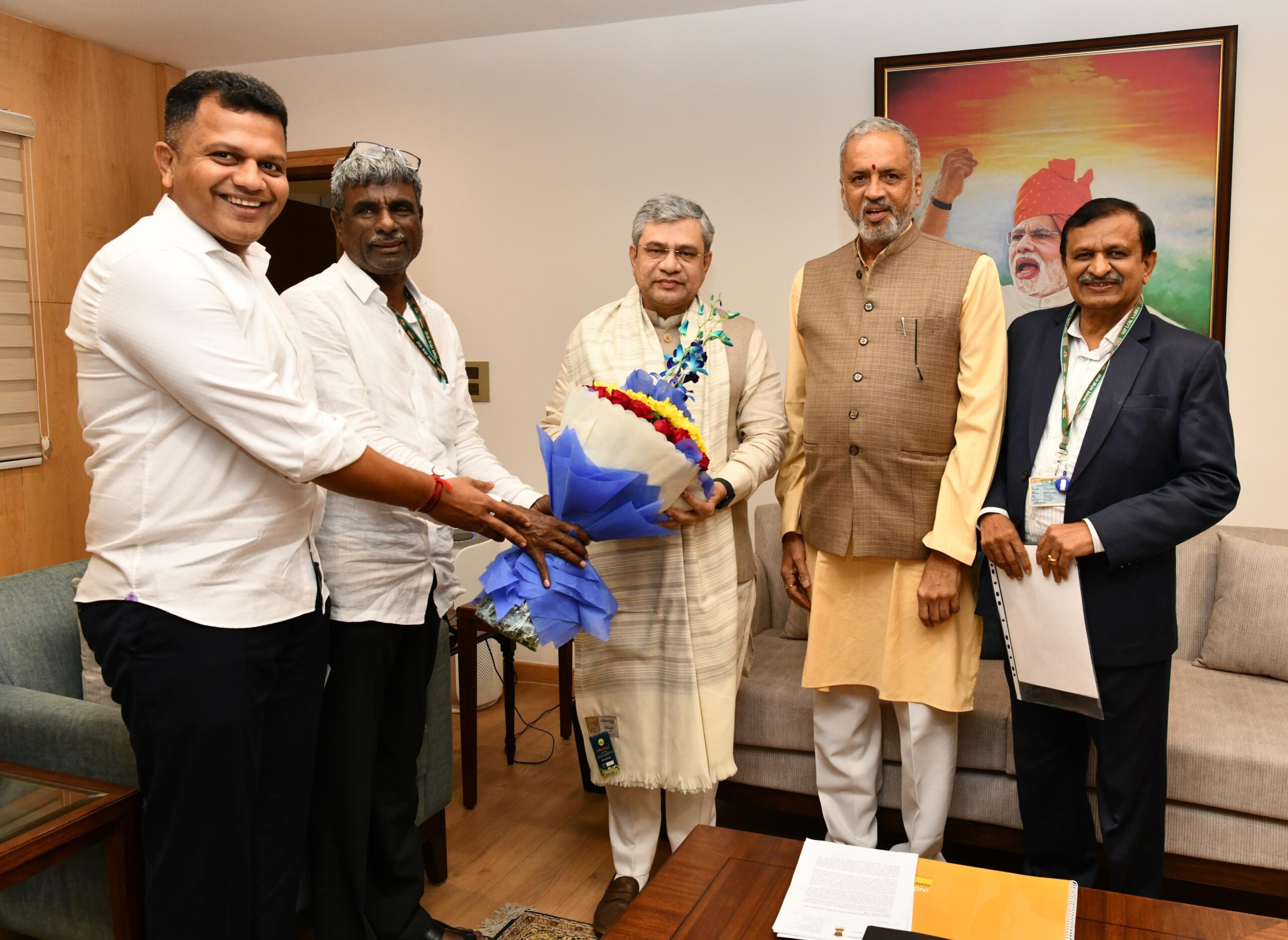 ಕರಾವಳಿ ರೈಲ್ವೆ ಸೇವೆಗಳ ಕುರಿತು ಚರ್ಚೆ