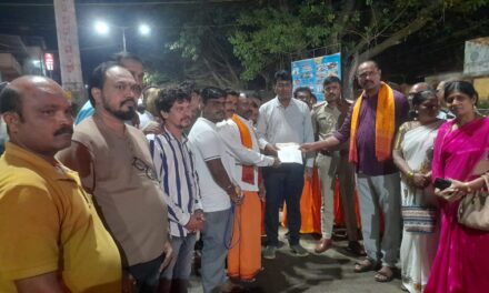 ಬಾಂಗ್ಲಾದಲ್ಲಿ ಹಿಂದೂಗಳ ಮೇಲಿನ ದೌರ್ಜನ್ಯವನ್ನು ಖಂಡಿಸಿ ದಾಂಡೇಲಿಯಲ್ಲಿ ಪ್ರತಿಭಟನೆ