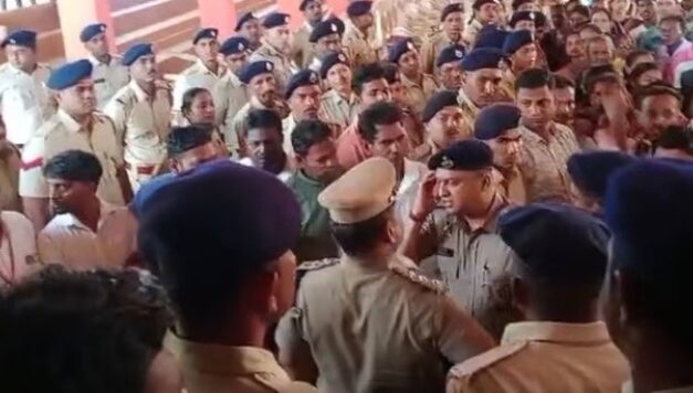 ದೇವಸ್ಥಾನದ ಉತ್ಸವ ಆಚರಣೆ ವಿವಾದ; ಭಾರಿ ಕಲ್ಲುತೂರಾಟ, ಪರಿಸ್ಥಿತಿ ಉಧ್ವಿಗ್ನ…!