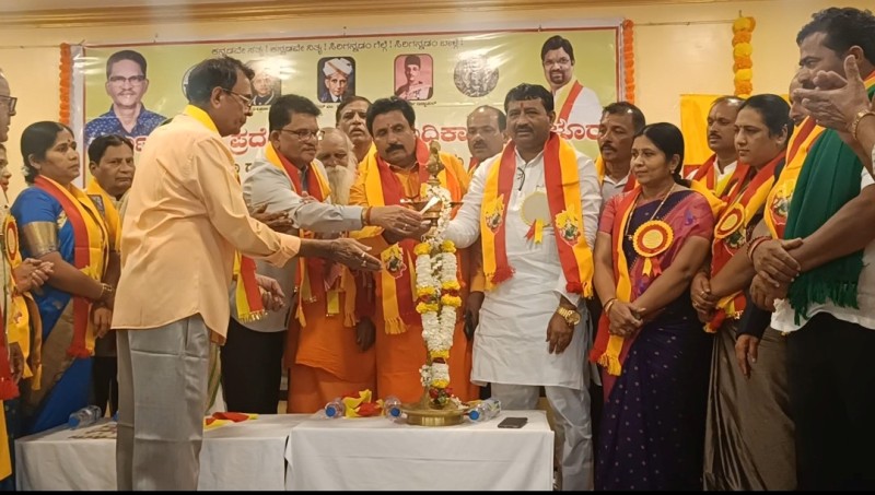 ಗೋವಾದಲ್ಲಿ ಇಬ್ಬರು ಕನ್ನಡಿಗರು ಶಾಸಕರಾಗಲಿದ್ದಾರೆ-ಸಿದ್ದನಕೊಳ್ಳ ಶ್ರೀ ಭವಿಷ್ಯ