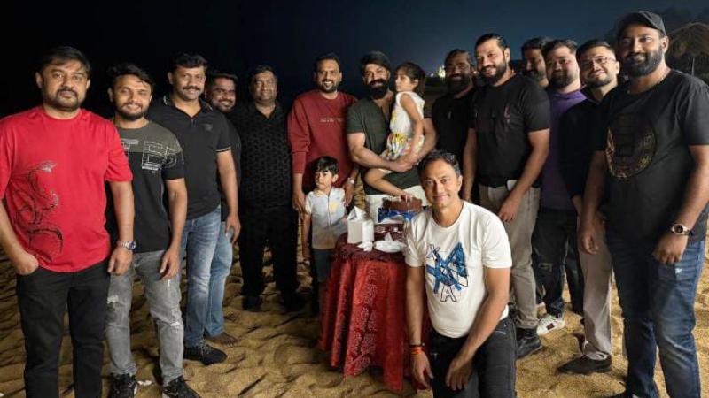 ಗೋವಾದಲ್ಲಿ ಹುಟ್ಟುಹಬ್ಬ ಆಚರಿಸಿಕೊಂಡ ರಾಕಿಂಗ್ ಸ್ಟಾರ್ ಯಶ್