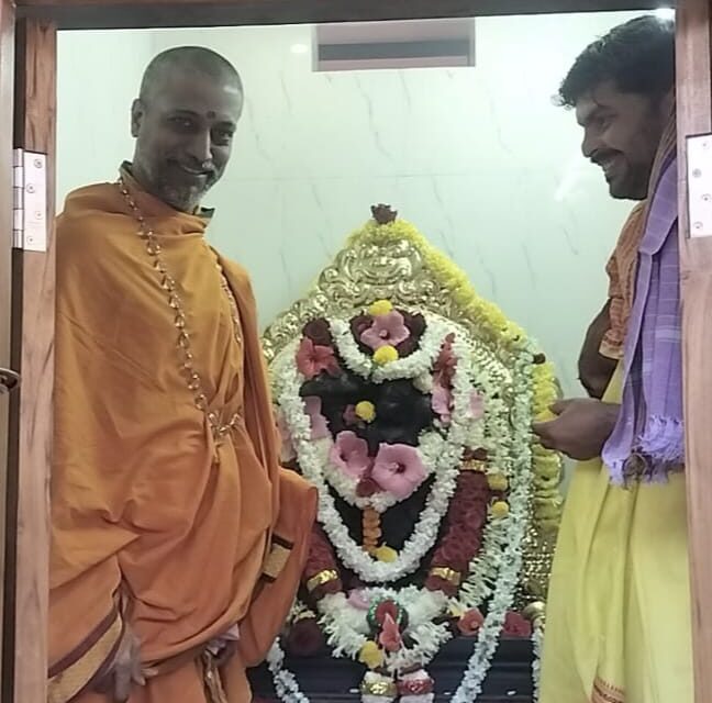 ಶ್ರೀ ಮಾರುತಿ ಮೂರ್ತಿ ಪ್ರತಿಷ್ಠಾಪನೆ : ಶ್ರೀ ಕ್ಷೇತ್ರ ಬಂಗಾರಮಕ್ಕಿಯ ಪೂಜ್ಯ ಶ್ರೀ ಮಾರುತಿ ಗುರೂಜಿ ಭೇಟಿ