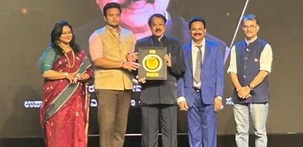 ಯಲ್ಲಾಪುರದ ಪ್ರಮೋದ್ ಹೆಗಡೆ ರವರಿಗೆ ಸುವರ್ಣ ಕನ್ನಡಿಗ ಪ್ರಶಸ್ತಿ