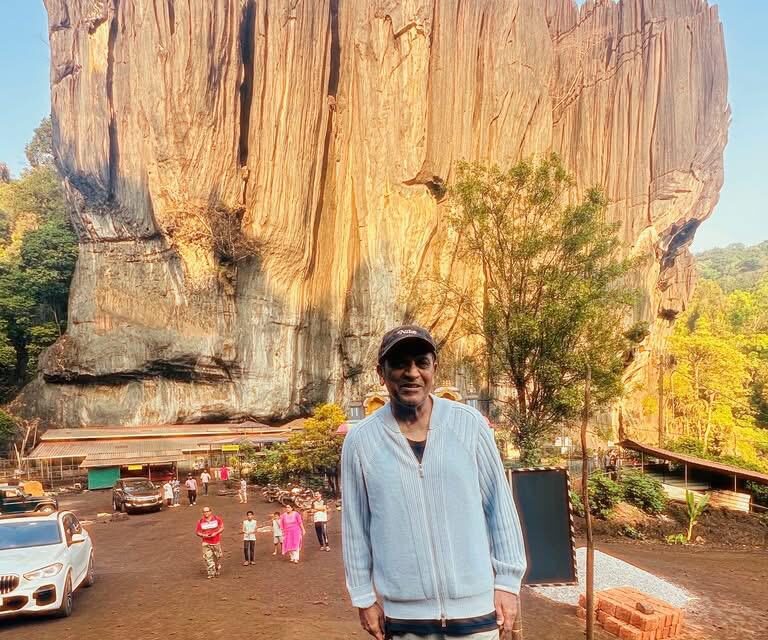 ಜಗತ್ ಪ್ರಸಿದ್ಧ ಯಾಣಕ್ಕೆ ಚಲನಚಿತ್ರ ನಟ ಡಾ.ಶಿವರಾಜಕುಮಾರ ಭೇಟಿ