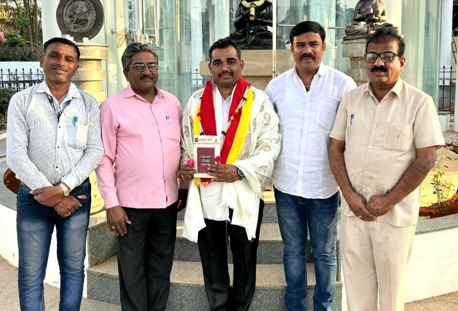 ಸಂತೋಷ ಯಕ್ಕುಂಡಿ ಅವರಿಗೆ ಆಜೂರ ಪ್ರಕಾಶನದ ಪ್ರಶಸ್ತಿ