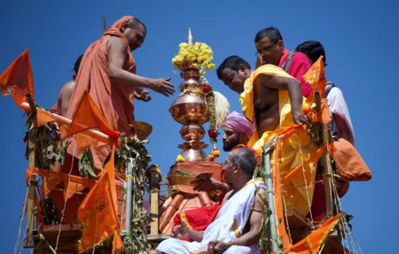 ಸರಿಯಾದ ವಯಸ್ಸಿನಲ್ಲಿ ತಮ್ಮ ಮಕ್ಕಳು ವಿವಾಹವಾಗಲು ಪಾಲಕರು ಮಾರ್ಗದರ್ಶನ ಮಾಡಬೇಕು -ಸ್ವರ್ಣವಲ್ಲಿ ಶ್ರೀ