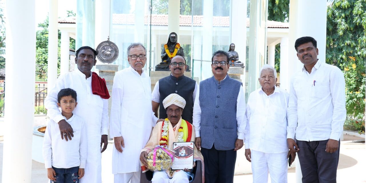 ಖ್ಯಾತ ಕಲಾವಿದ ನೂರುದ್ದೀನ್ ಅವರಿಗೆ ಕೇಂದ್ರ ಬಸವ ಸಮಿತಿಯಿಂದ ಸನ್ಮಾನ
