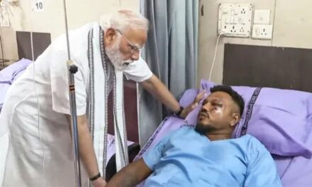 ಏರ್ ಇಂಡಿಯಾ ವಿಮಾನ ದುರಂತದಲ್ಲಿ ಬದುಕುಳಿದ ವ್ಯಕ್ತಿಯನ್ನು ಭೇಟಿಯಾದ ಪ್ರಧಾನಿ ಮೋದಿ