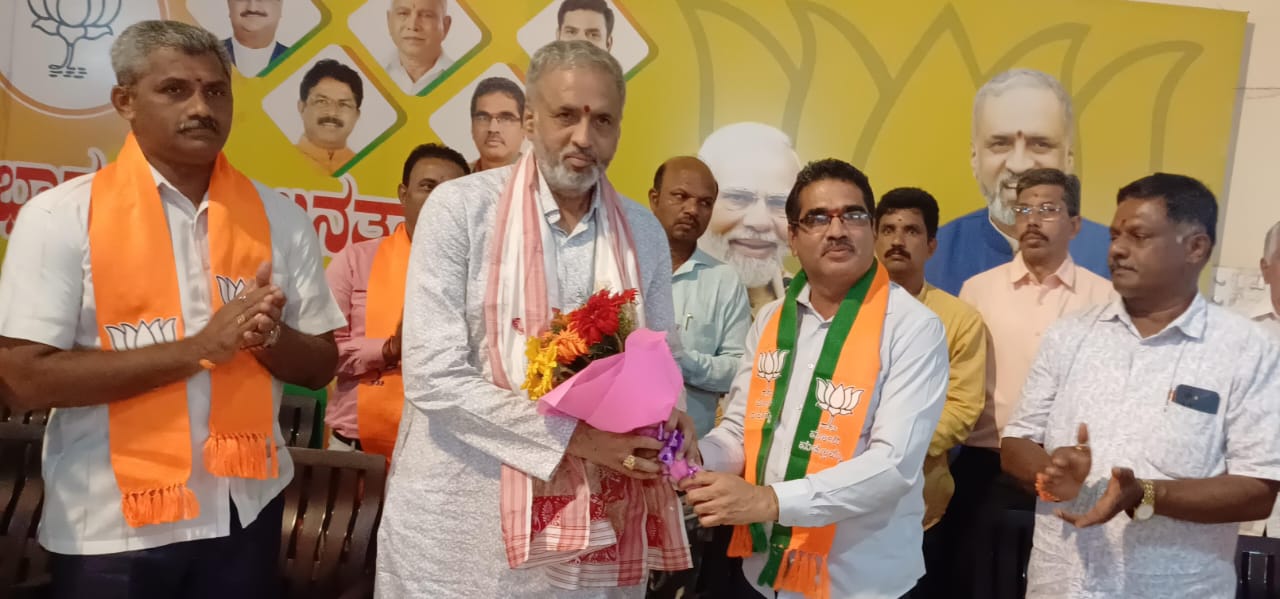 ದಿನದ ರಿಪೋರ್ಟ ಕಾರ್ಡ ಜನರೆದುರು ಇದೆ-ಸಂಸದ ಕಾಗೇರಿ ಸುದ್ದಿಗೋಷ್ಟಿ