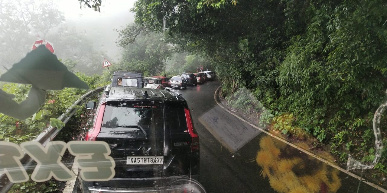 ಆಗುಂಬೆ ಘಾಟಿಯಲ್ಲಿ ಟ್ರಾಫಿಕ್ ಜಾಮ್!!