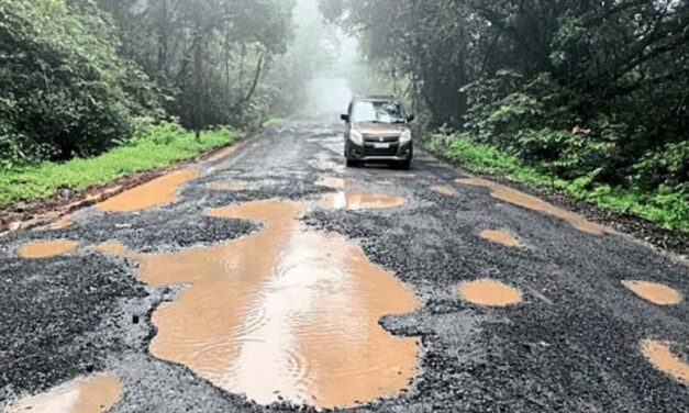 ಎಚ್ಚರ ಪ್ರವಾಸಿಗರೇ…ಗೋವಾ-ಬೆಳಗಾವಿ ರಸ್ತೆಯಲ್ಲಿದೆ ಭಾರಿ ಹೊಂಡ..!