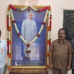 ಡಿ.ದೇವರಾಜ ಅರಸು ಅವರಿಗೆ ಗೌರವ ಅರ್ಪಿಸಿದ ಗಣ್ಯರು