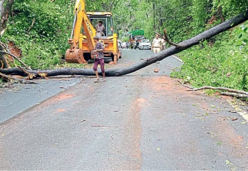 ಗೋವಾ-ಬೆಳಗಾವಿ ಮಾರ್ಗದ ಚೋರ್ಲಾ ಘಾಟ್ ವಾಹನ ಸವಾರರೇ ಎಚ್ಚರ….!