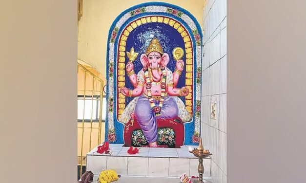 ಅಂಕೋಲಾದಲ್ಲಿದ್ದಾನೆ 100 ವರ್ಷಗಳಷ್ಟು ಹಳೇಯ ಮಣ್ಣಿನ ಗಣಪ