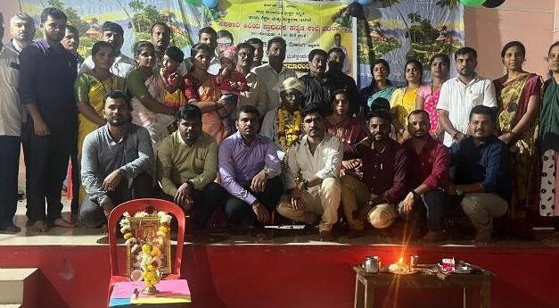 ವಟಲಾ ಶಾಲೆಯ ಶಿಕ್ಷಕ ಸತ್ಯಪ್ಪಾ ಭೀಮಪ್ಪಾ ತೋಟಗಿ ಸೇವಾ ನಿವೃತ್ತಿ.