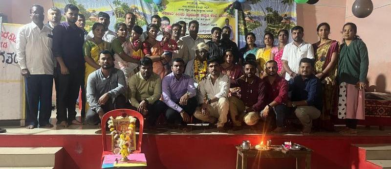 ವಟಲಾ ಶಾಲೆಯ ಶಿಕ್ಷಕ ಸತ್ಯಪ್ಪಾ ಭೀಮಪ್ಪಾ ತೋಟಗಿ ಸೇವಾ ನಿವೃತ್ತಿ.