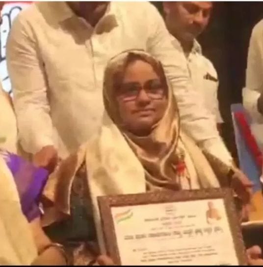 ರಾಜ್ಯ ಮಟ್ಟದ ಉತ್ತಮ ಶಿಕ್ಷಕ ಪ್ರಶಸ್ತಿ ಪಡೆದುಕೊಂಡ ಆಫ್ರಿನ್ ವಾಯ್ ಸಯ್ಯದ