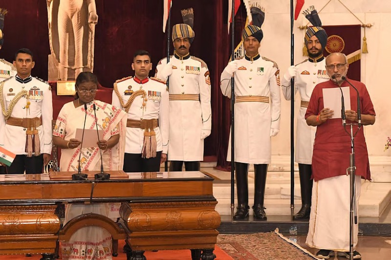 ಭಾರತದ 15 ನೇಯ ಉಪರಾಷ್ಟ್ರಪತಿಯಾಗಿ ರಾಧಾಕೃಷ್ಣನ್ ಪ್ರಮಾಣವಚನ