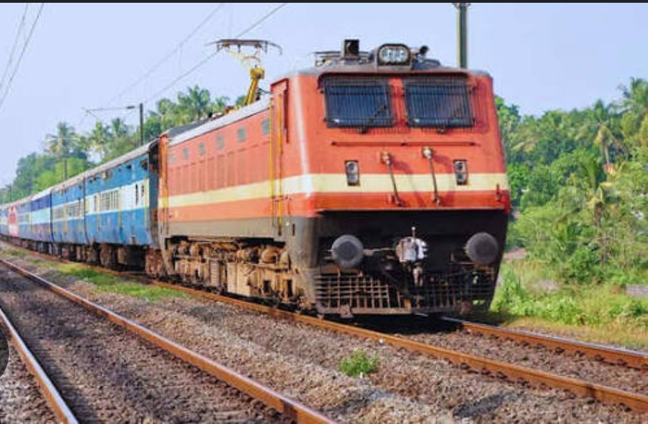 ದಾಂಡೇಲಿ ಅಳ್ನಾವರ ಮಾರ್ಗ ಟ್ರೇನ್ ಪುನಃ ಆರಂಭ: ಕಾಗೇರಿ