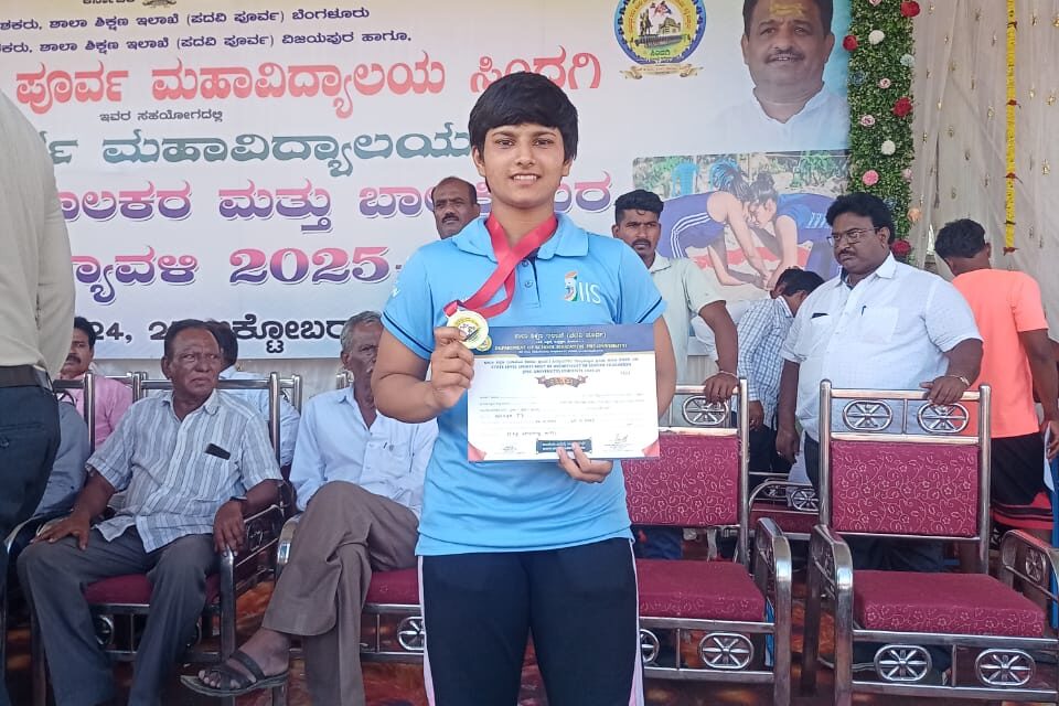 ಕಾವ್ಯ ತುಕಾರಾಂ ದಾನ್ವೆನವರ್ ರಾಜ್ಯಮಟ್ಟದ ಕುಸ್ತಿ ಸ್ಪರ್ಧೆಯಲ್ಲಿ ಪ್ರಥಮ