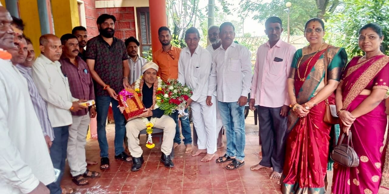 ಹಳಿಯಾಳ ಕೆ.ಡಿ.ಸಿ.ಸಿ ನಿರ್ದೇಶಕ ಎಸ್.ಎಲ್.ಘೋಟ್ನೇಕರಗೆ ಗೌರವ,ಸನ್ಮಾನ