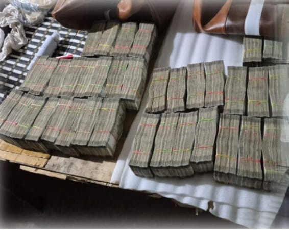 ಗೋವಾ- ಮಾಜಾಳಿ ಗಡಿಯಲ್ಲಿ ಸಿಕ್ಕಿಬಿದ್ದ ಕೋಟಿ ಹಣ,ಇಬ್ಬರ ಬಂಧನ