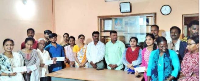 ಉಮ್ಮಚಗಿ ಗ್ರಾ.ಪಂ.ನಲ್ಲಿ ವಿದ್ಯಾರ್ಥಿ ವೇತನ ಚೆಕ್ ವಿತರಣೆ