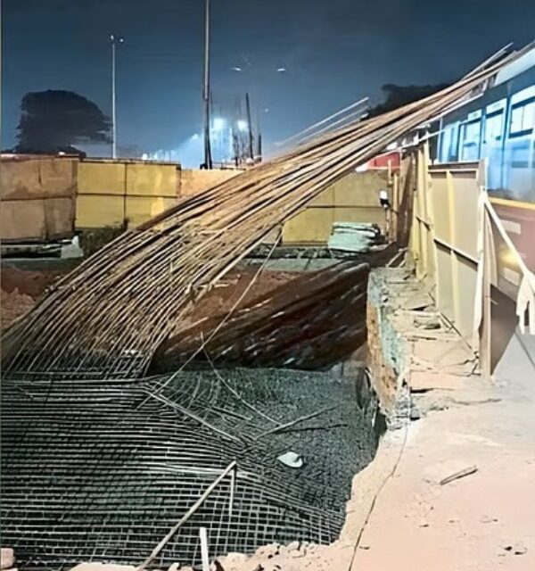 ಬಸ್ ಮೇಲೆ ಬಿದ್ದ ಸರಳಿನ ರಾಶಿ, ತಪ್ಪಿದ ಭಾರಿ ಅನಾಹುತ