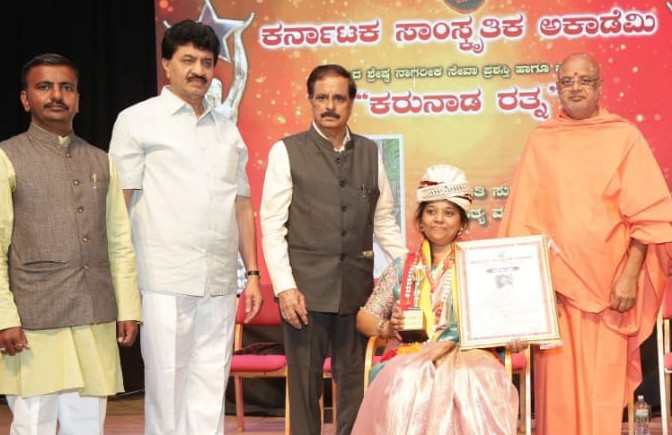 ಜೋಯಿಡಾದ ಪ್ರೇರಣಾ ಸಂಸ್ಥೆ ಅಧ್ಯಕ್ಷೆ ಸುಕನ್ಯಾ ದೇಸಾಯಿ ಅವರಿಗೆ ಕರುನಾಡ ರತ್ನ ಪ್ರಶಸ್ತಿ