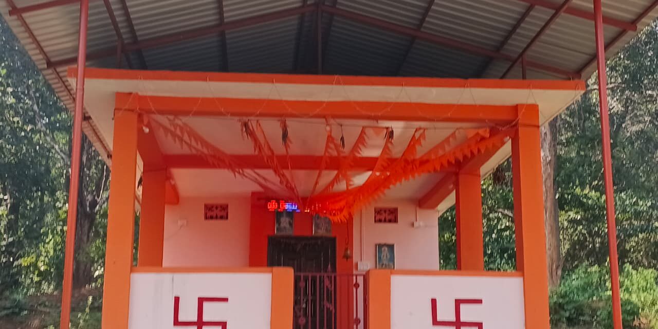 ವನ್ಯ ಮಾರುತಿ ಮಂದಿರದಲ್ಲಿ ಕಾರ್ತಿಕ ಅಮಾವಾಸ್ಯೆ ನಿಮಿತ್ತ ಭಕ್ತರಿಂದ ದೀಪೋತ್ಸವ