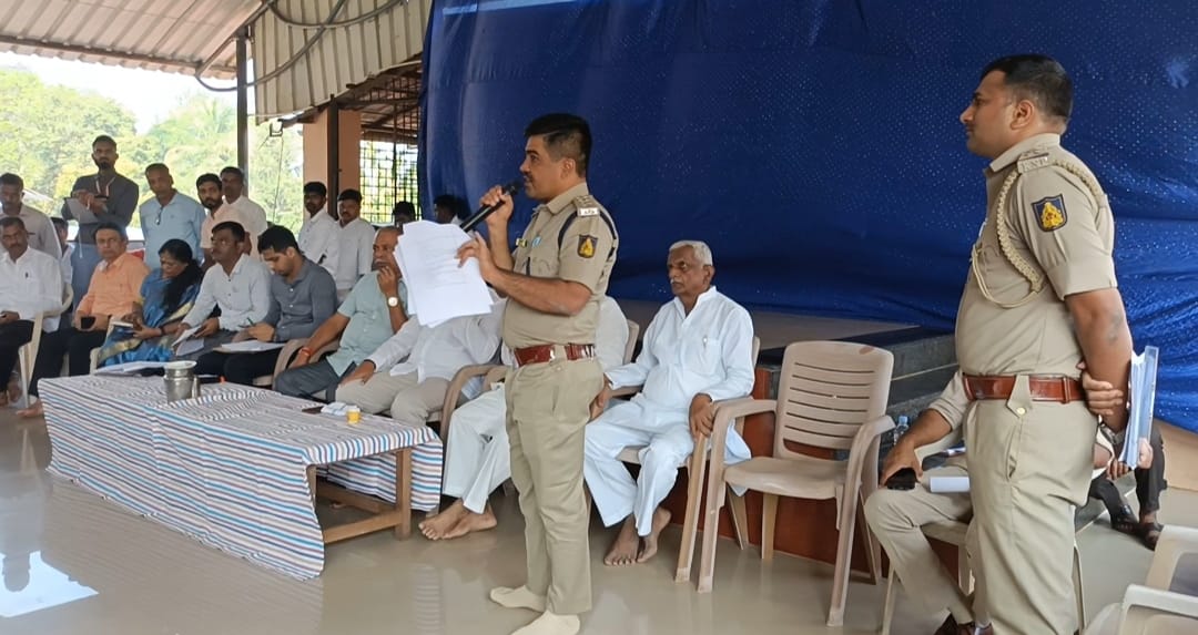 ಉಳವಿಯಲ್ಲಿ ನಡೆದ ಜಾತ್ರೆ ಪೂರ್ವಭಾವಿ ಸಭೆ. ಗದ್ದಲ‌,ಗಲಾಟೆಯಲ್ಲಿಯೇ ಸಭೆ ಮುಕ್ತಾಯ