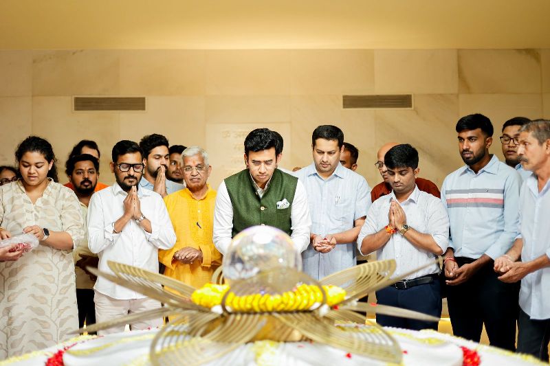 ಗೋವಾದಲ್ಲಿ ಪರೀಕರ್ ಸಮಾಧಿಗೆ ಪುಷ್ಪನಮನ ಸಲ್ಲಿಸಿದ ಸಂಸದ ತೇಜಸ್ವಿಸೂರ್ಯ