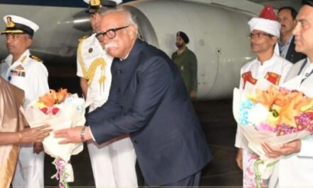 ಗೋವಾಕ್ಕೆ ಆಗಮಿಸಿದ ರಾಷ್ಟ್ರಪತಿಗಳು, ರಾಜ್ಯಪಾಲರಿಂದ ಸ್ವಾಗತ