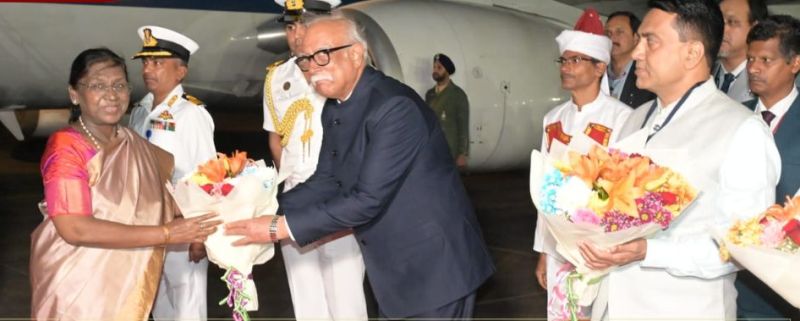 ಗೋವಾಕ್ಕೆ ಆಗಮಿಸಿದ ರಾಷ್ಟ್ರಪತಿಗಳು, ರಾಜ್ಯಪಾಲರಿಂದ ಸ್ವಾಗತ