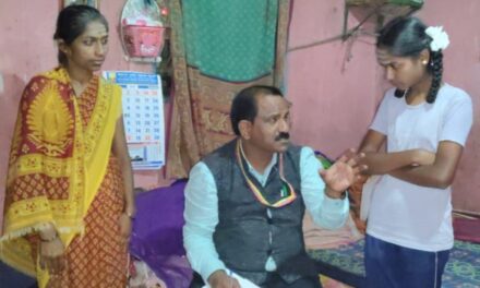 ಹತ್ತರ ಸಾಧಕರ ಹತ್ರ ಶಾಲೆಯ ಮುಖ್ಯೋಪಾಧ್ಯಯ.!