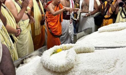 ಪರ್ತಗಾಳಿ ಮಠದಲ್ಲಿ ಶ್ರೀಗಳಿಂದ ಅನ್ನಪೂರ್ಣೆಯ ಮೂಜೆ