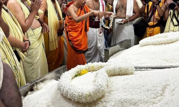 ಪರ್ತಗಾಳಿ ಮಠದಲ್ಲಿ ಶ್ರೀಗಳಿಂದ ಅನ್ನಪೂರ್ಣೆಯ ಮೂಜೆ