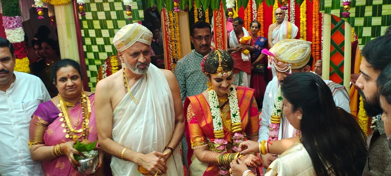 ಅದ್ದೂರಿಯಾಗಿ ಜರುಗಿದ ಸಂಸದ ಕಾಗೇರಿ ಪುತ್ರಿಯ ವಿವಾಹ ಸಮಾರಂಭ