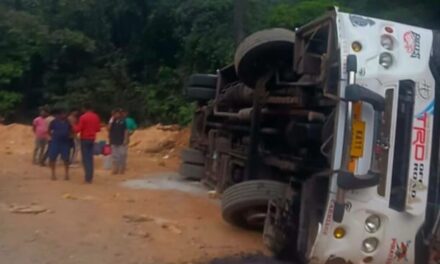 ಹೊನ್ನಾವರದಲ್ಲಿ ವಿದ್ಯಾರ್ಥಿಗಳ ಪ್ರವಾಸ ಬಸ್ ಪಲ್ಟಿ