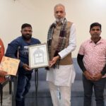 ಖಾನಾಪುರದ ಪುಂಡಲಿಕ ಕುಂಬಾರರವರಿಗೆ ಭಾರತ ಸರ್ಕಾರದ ಜವಳಿ ಸಚಿವಾಲಯದಿಂದ ಸನ್ಮಾನ;ಕಾಗೇರಿ ಅಭಿನಂದನೆ.