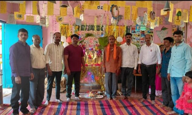 ಬಾಮಣಗಿ ಶಾಲೆಯಲ್ಲಿ ಶೃದ್ಧಾ ಭಕ್ತಿಯಿಂದ ನಡೆದ ಶಾರದಾ ಮಾತೆಯ ಪೂಜೆ